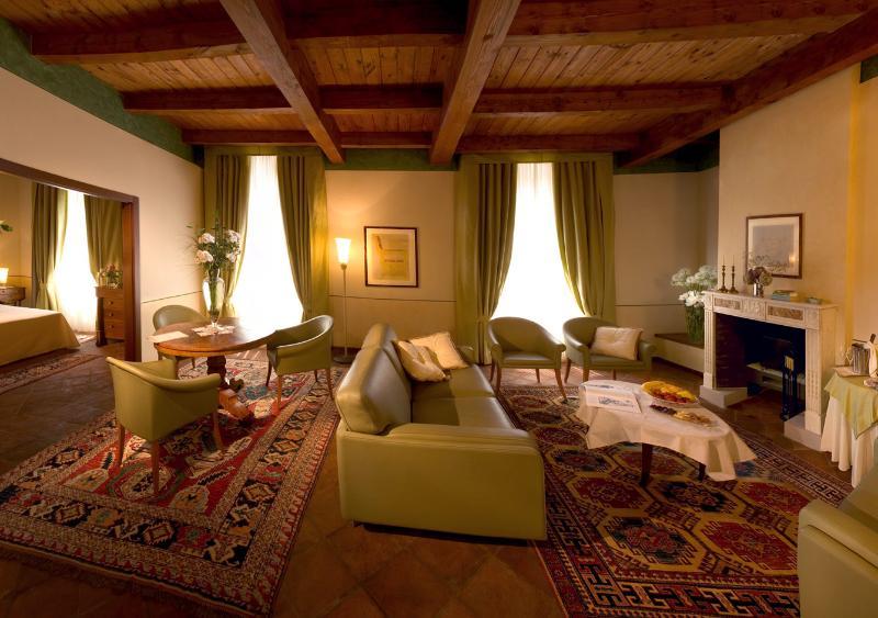 Albergo Dell'Agenzia Bra Dış mekan fotoğraf